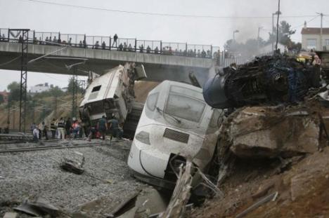 Accidentul feroviar din Spania: Trenul circula cu 190 km/h în zonă cu limitare la 80 km/h! (VIDEO)